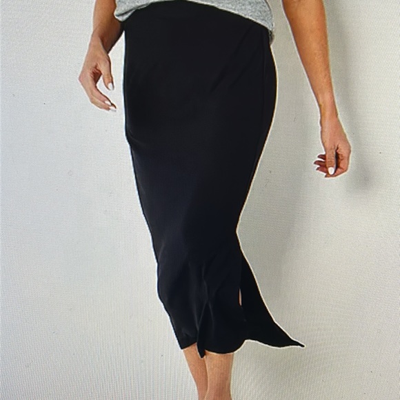 Pre-owned..Liz Claiborne black skirt size M. - Picture 4 of 5